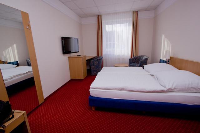 Hotel Jacobsberg Oschersleben Kamer foto