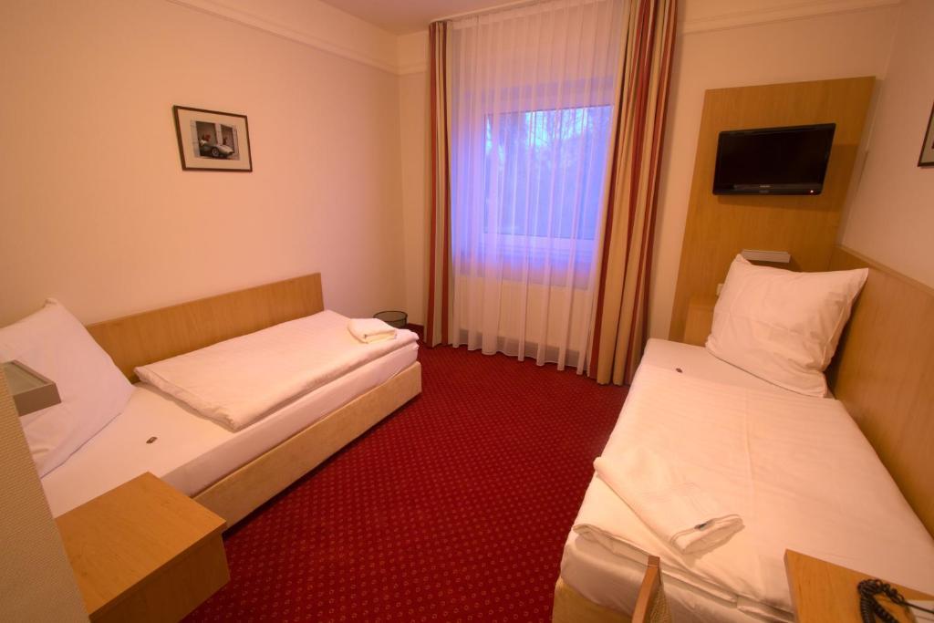 Hotel Jacobsberg Oschersleben Kamer foto